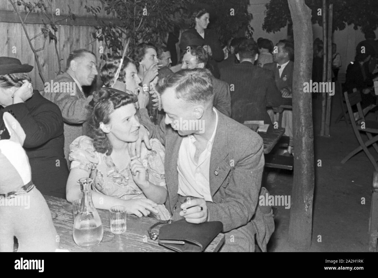 1930s vienna couple hi-res stock photography and images - Alamy