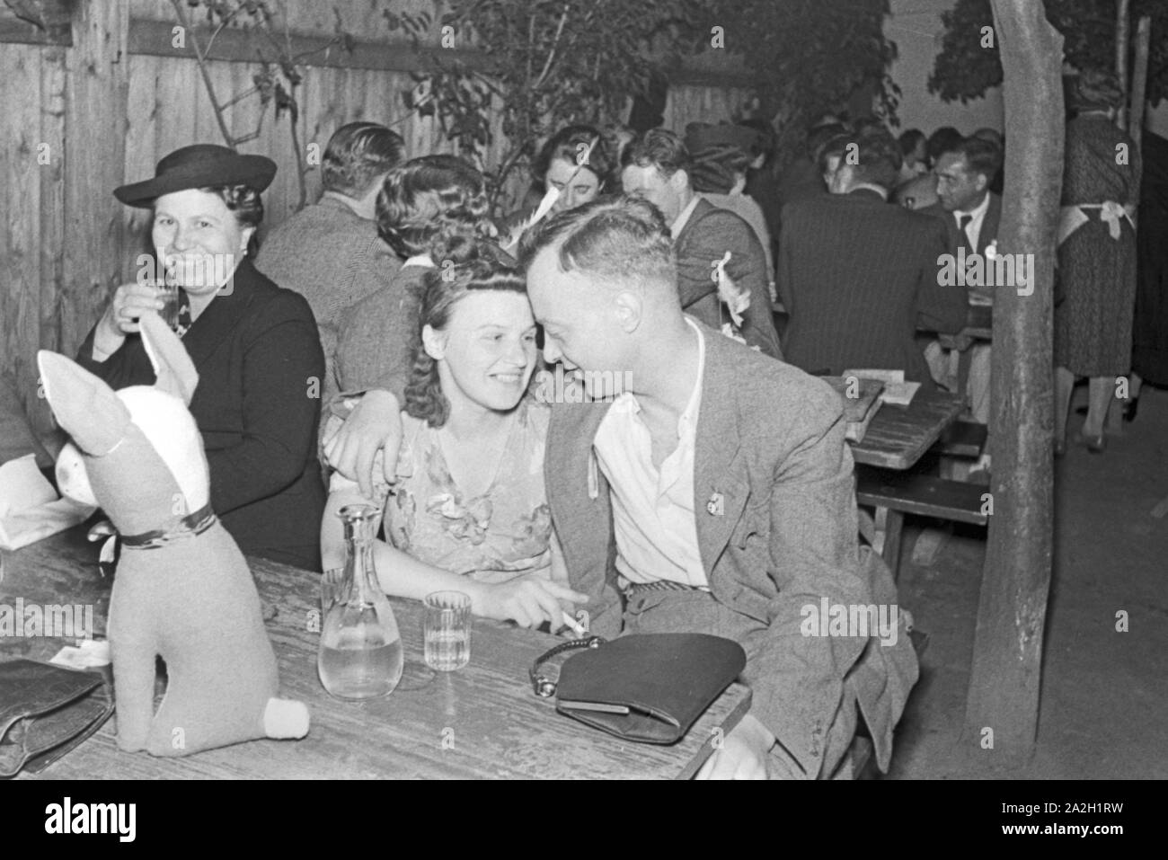 1930s vienna couple hi-res stock photography and images - Alamy