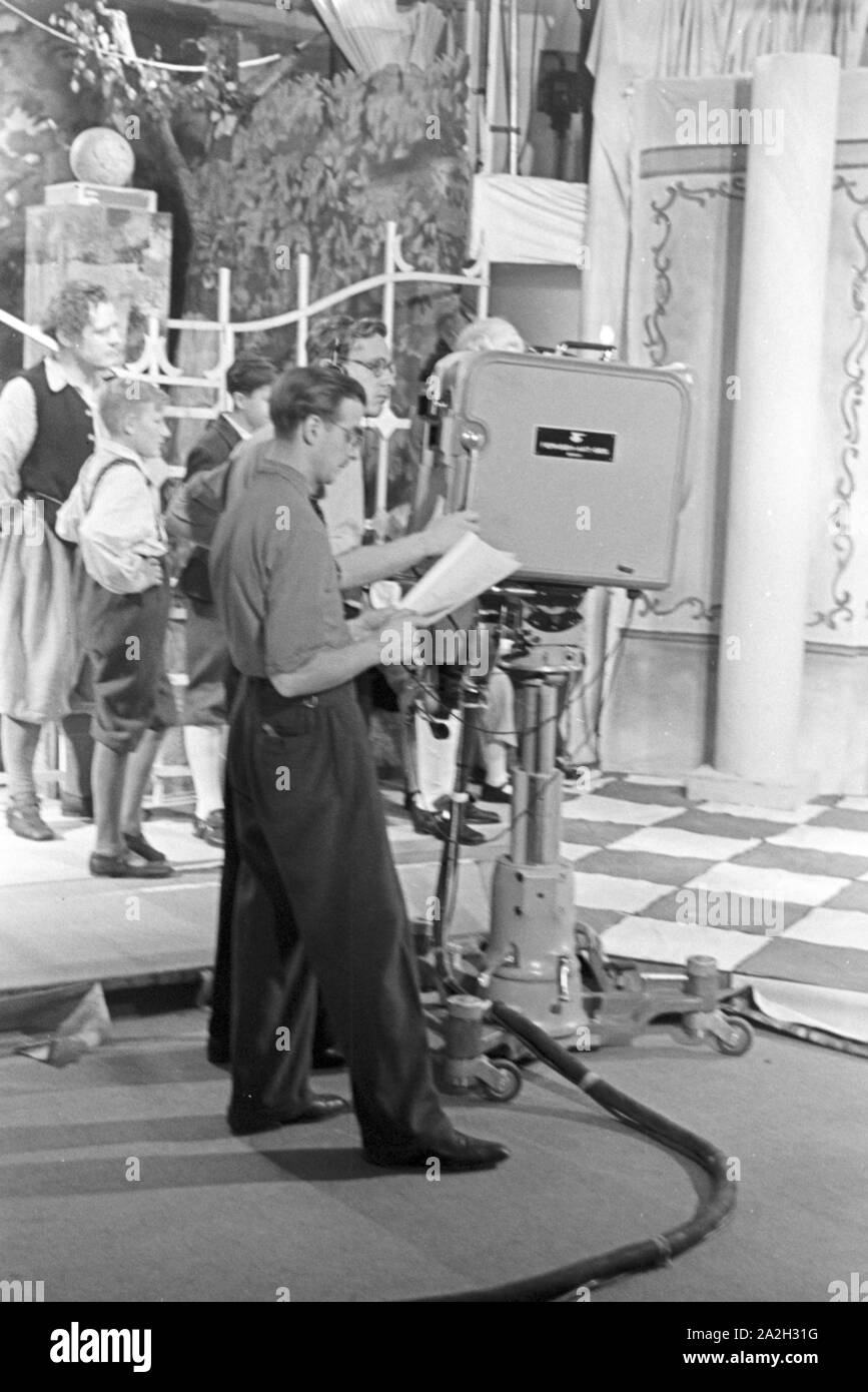 1930s Tv High Resolution Stock Photography and Images Alamy