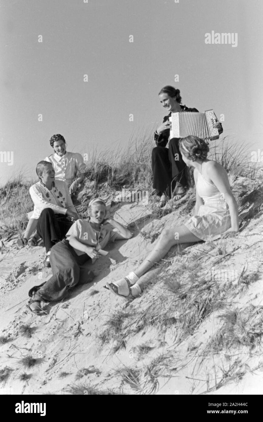 Sommerferien auf Norderney, Deutsches Reich 1930er Jahre. Summer holidays on Norderney, Germany 1930s. Stock Photo