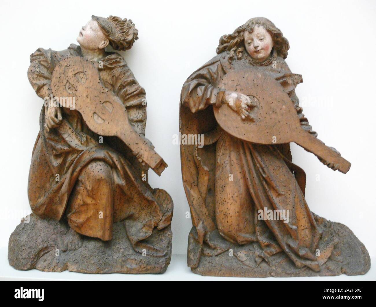 Engel mit Viola und Laute Oberrhein um 1490. Stock Photo