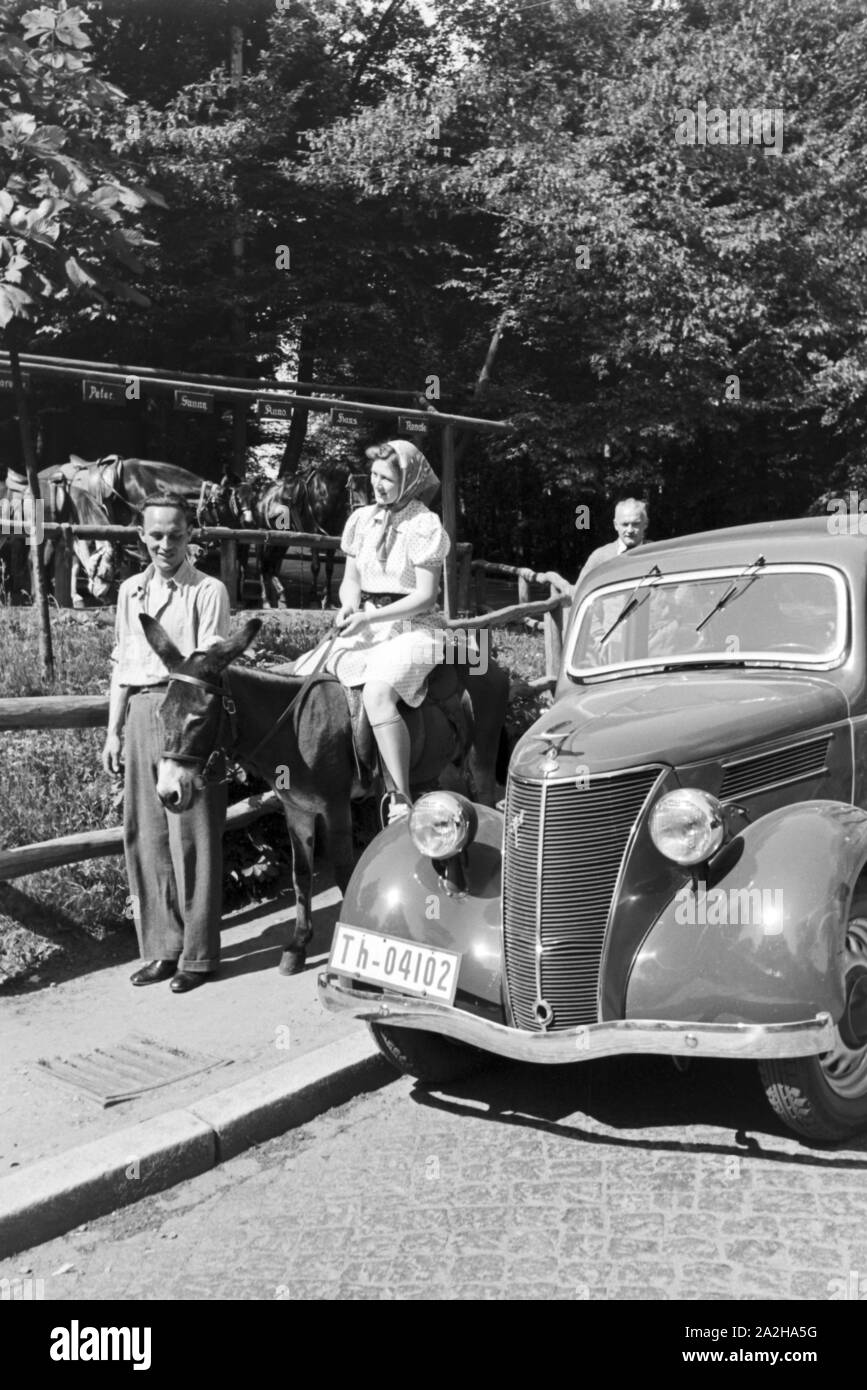 Ausflug nach Eisenach, Deutsches Reich 1930er Jahre. A trip to Eisenach, Germany 1930s. Stock Photo