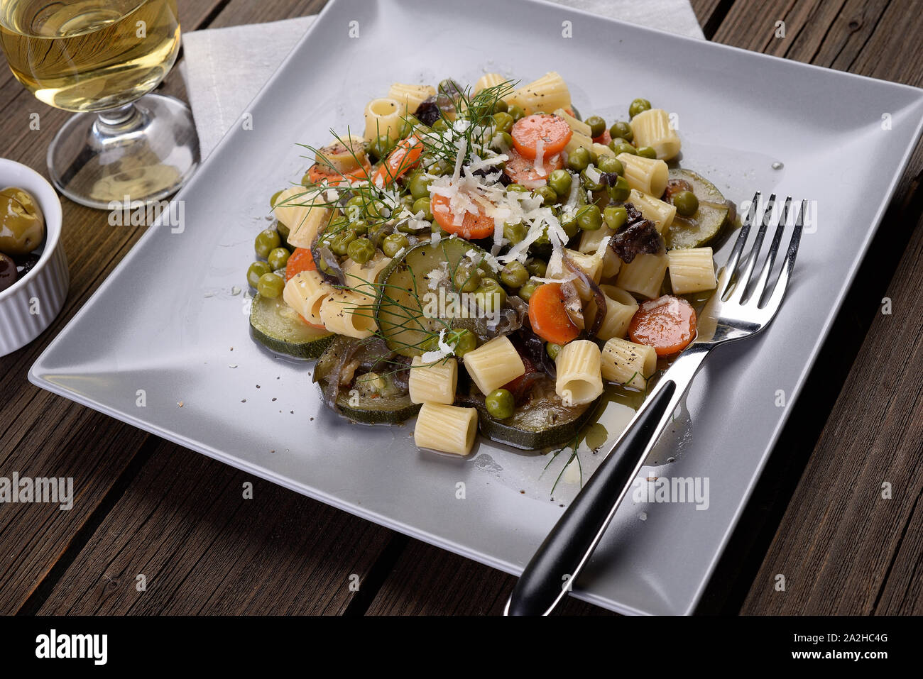 Courgette linguine hi-res stock photography and images - Alamy