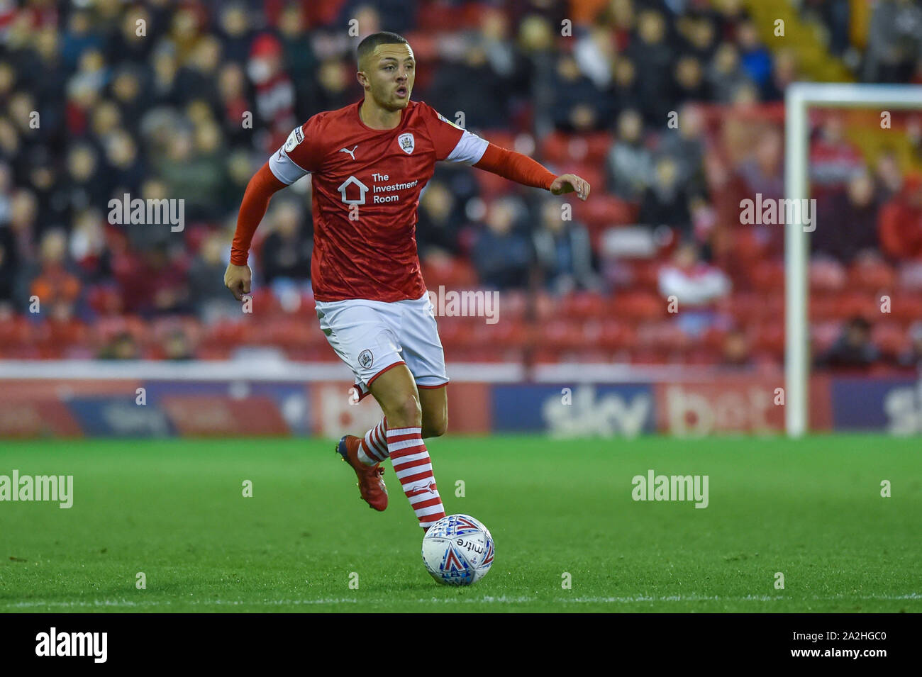 2nd October 2019, Oakwell, Barnsley, England; Sky Bet Championship, Barnsley v Derby County :Jordan Williams (2) of Barnsley FC with the ball. Credit: Dean Williams/News Images Stock Photo