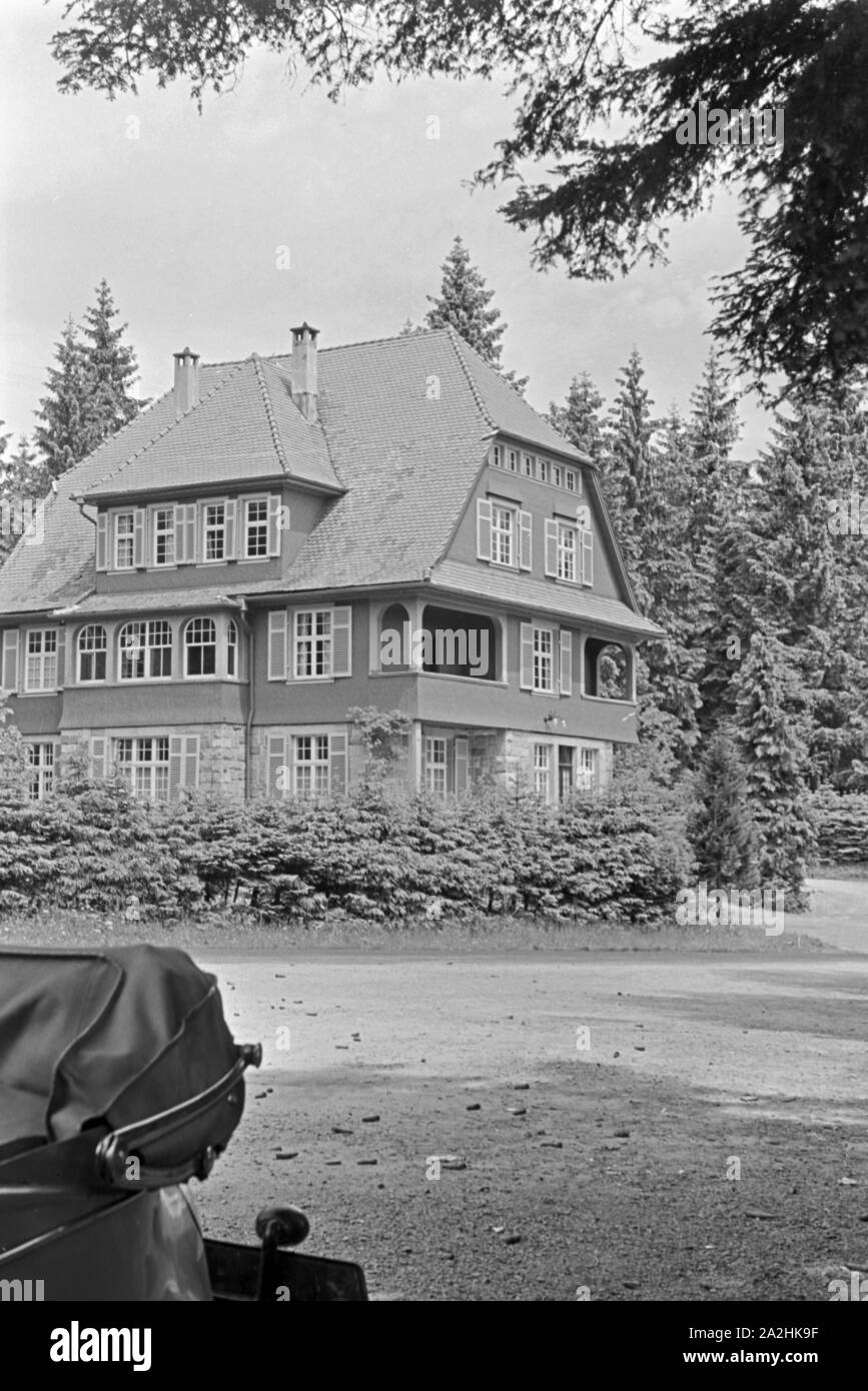 Ein Ausflug in den Naherholungsort Ruhestein im Schwarzwald, Deutsches Reich 1930er Jahre. A trip to the health resort Ruhestein in the Black Forest, Germany 1930s. Stock Photo