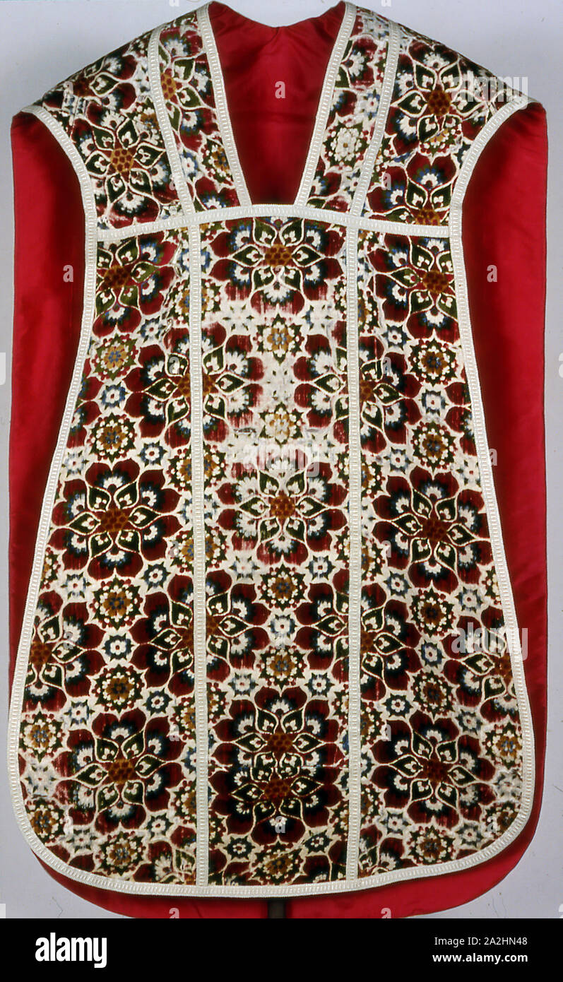 Chasuble, 1501/25, Italy, Silk, warp-float faced 4:1 satin weave with three and four-color supplementary pile warps forming cut voided velvet, edged with woven tape, lined with silk, plain weave, 123.7 x 70.1 cm (48 3/4 x 27 5/8 in Stock Photo