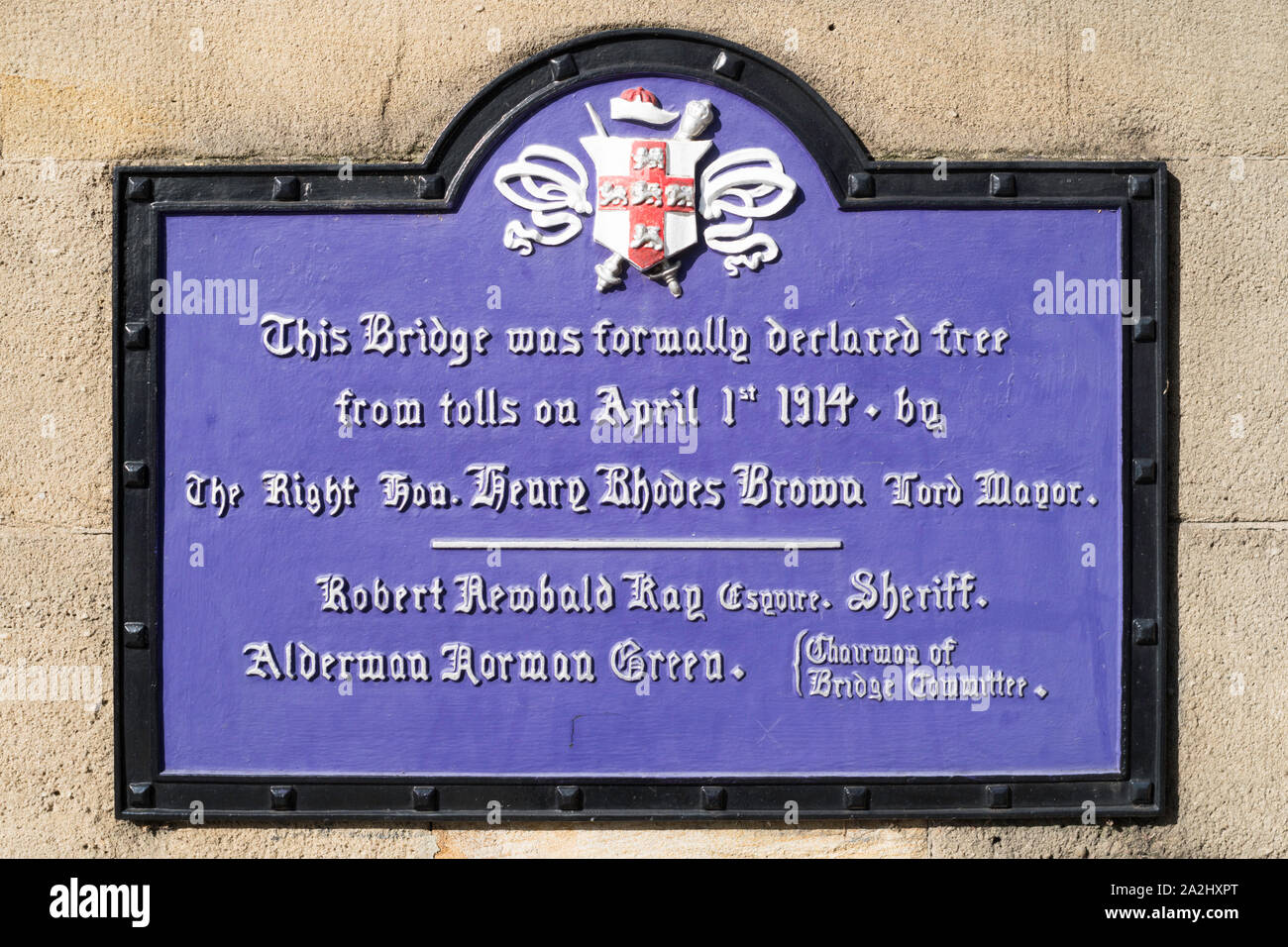 Plaque on Skeldergate Bridge declaring the end of tolls over the bridge in  1914, York, North Yorkshire, England, UK Stock Photo