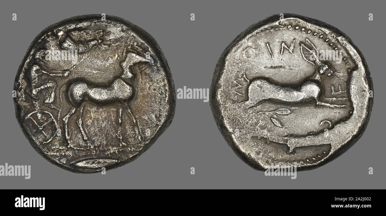 Tetradrachm (Coin) Portraying Biga with Mules, 484/476 BC, Greek, minted in Messana, Sicily, Italy, Ancient Greece, Silver, Diam. 2.6 cm, 16.37 g Stock Photo