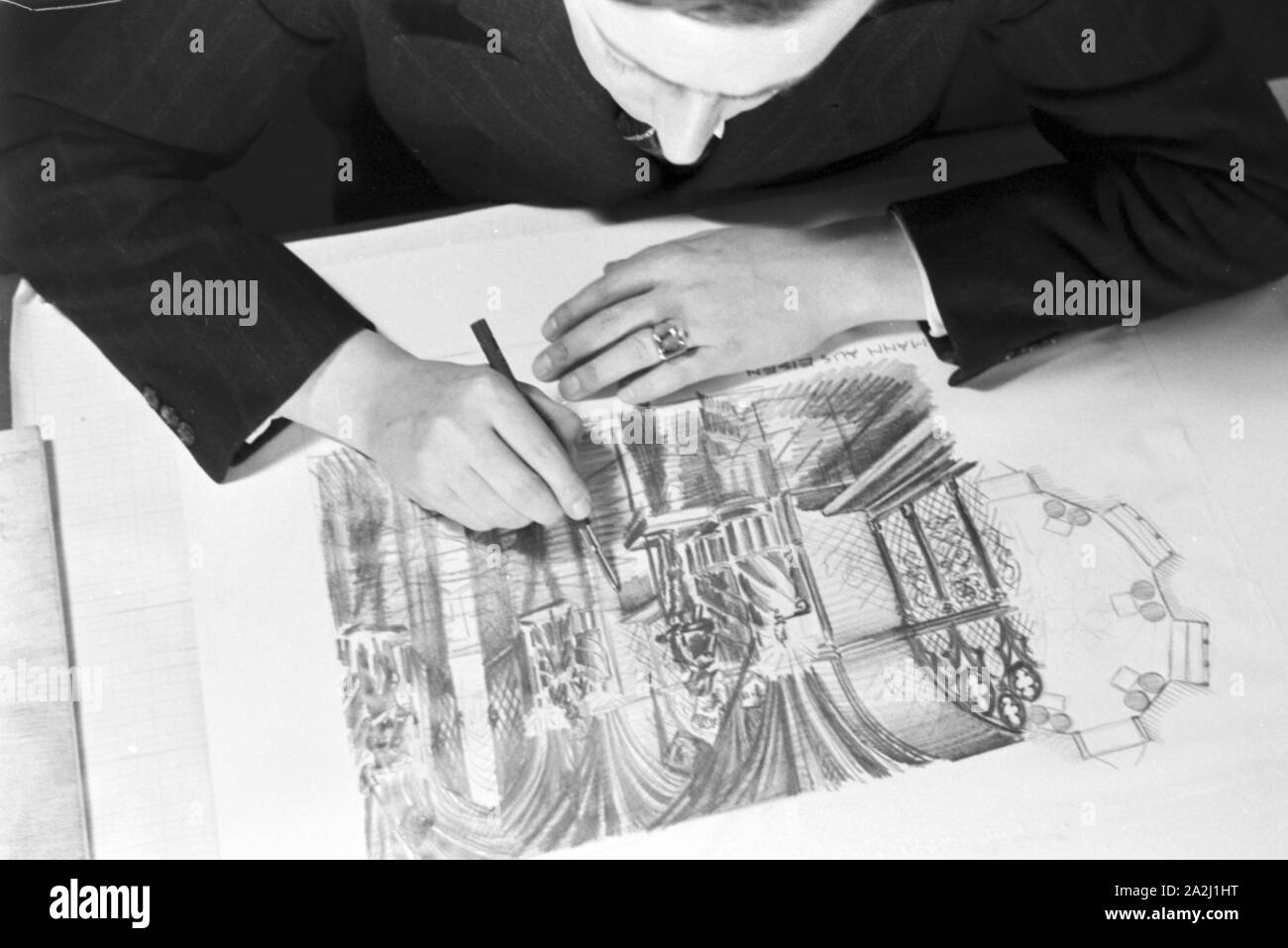 Bruno von Crantz bei den Dreharbeiten für den Film 'Es leuchten die Sterne', Deutschland 1930er Jahre. Bruno von Crantz while producing the movie 'Es leuchten die Sterne', Germany 1930s. Stock Photo