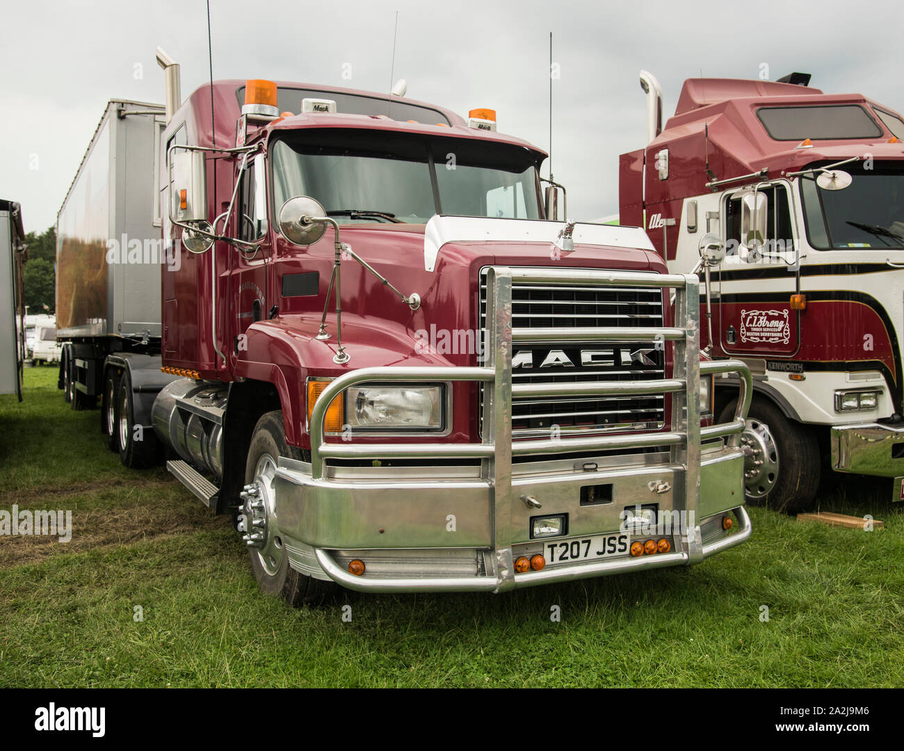 Mack truck road train hi-res stock photography and images
