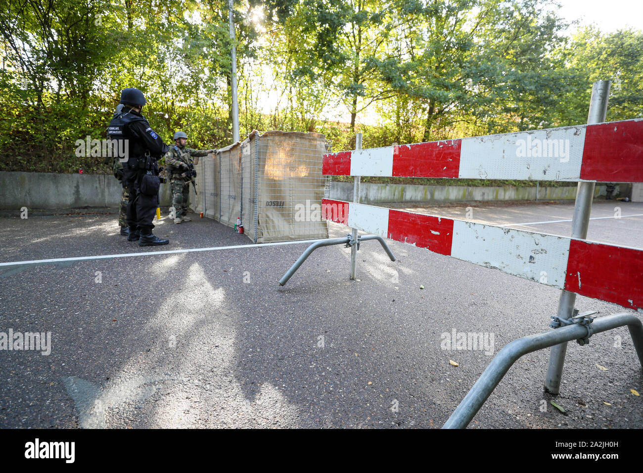 Maastricht, Netherlands. 03rd Oct, 2019. MAASTRICHT, Aachen Airport, 03-10-2019, terrorisme-oefening op Maastricht Aachen Aiport. Credit: Pro Shots/Alamy Live News Stock Photo