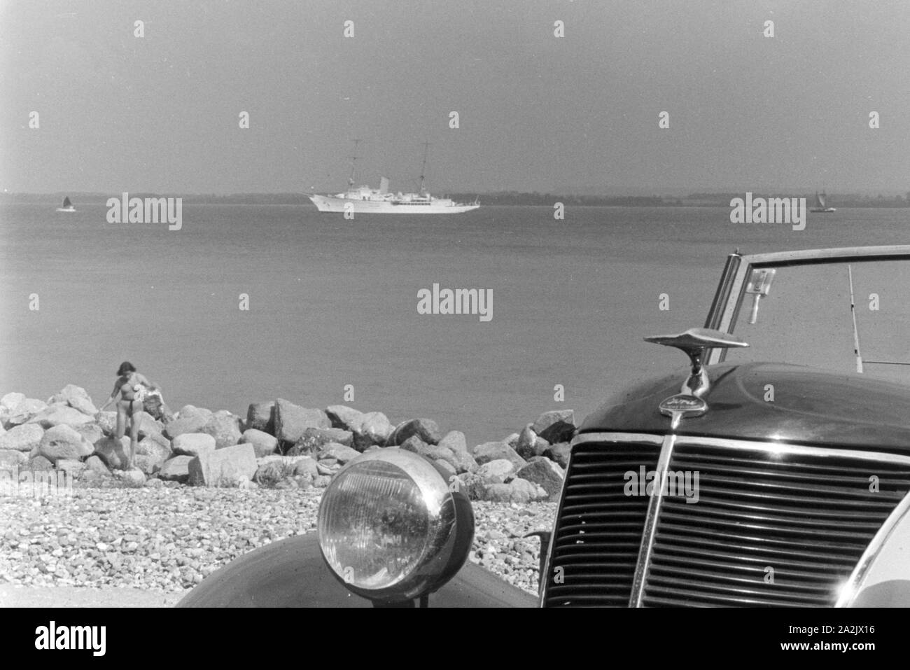 Mit Dem Auto Auf Urlaub An Der Ostsee Deutschland 1930er Jahre Vacation By Car On The Shore Of The Baltic Sea Germany 1930s Stock Photo Alamy