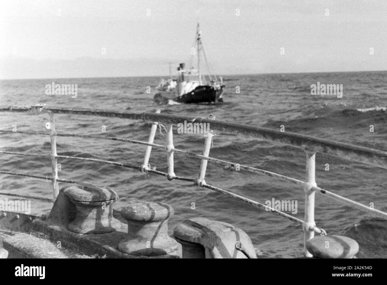 Eines der Fangboote vom Mutterschiff 'Jan Wellem' der deutschen Walfangflotte in der Arktis, 1930er Jahre. One of the whaling boats of mother ship 'Jan Wellem' of the German whaling fleet at the Arctic Sea, 1930s. Stock Photo