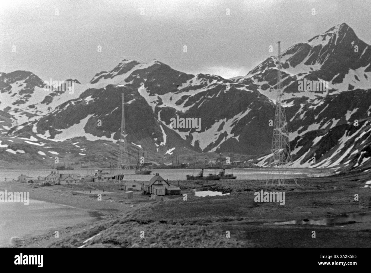 Blick auf Grytviken in Südgeorgien in der Antarktis, 1930er Jahre. View to Grytviken, South Georgia, 1930s. Stock Photo