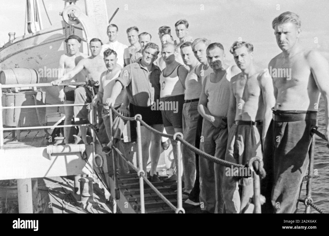 Die Mannschaft des Fabrikschiffs 'Jan Wellem', 1930er Jahre. The crew of the factory vessel 'Jan Wellem', 1930s. Stock Photo
