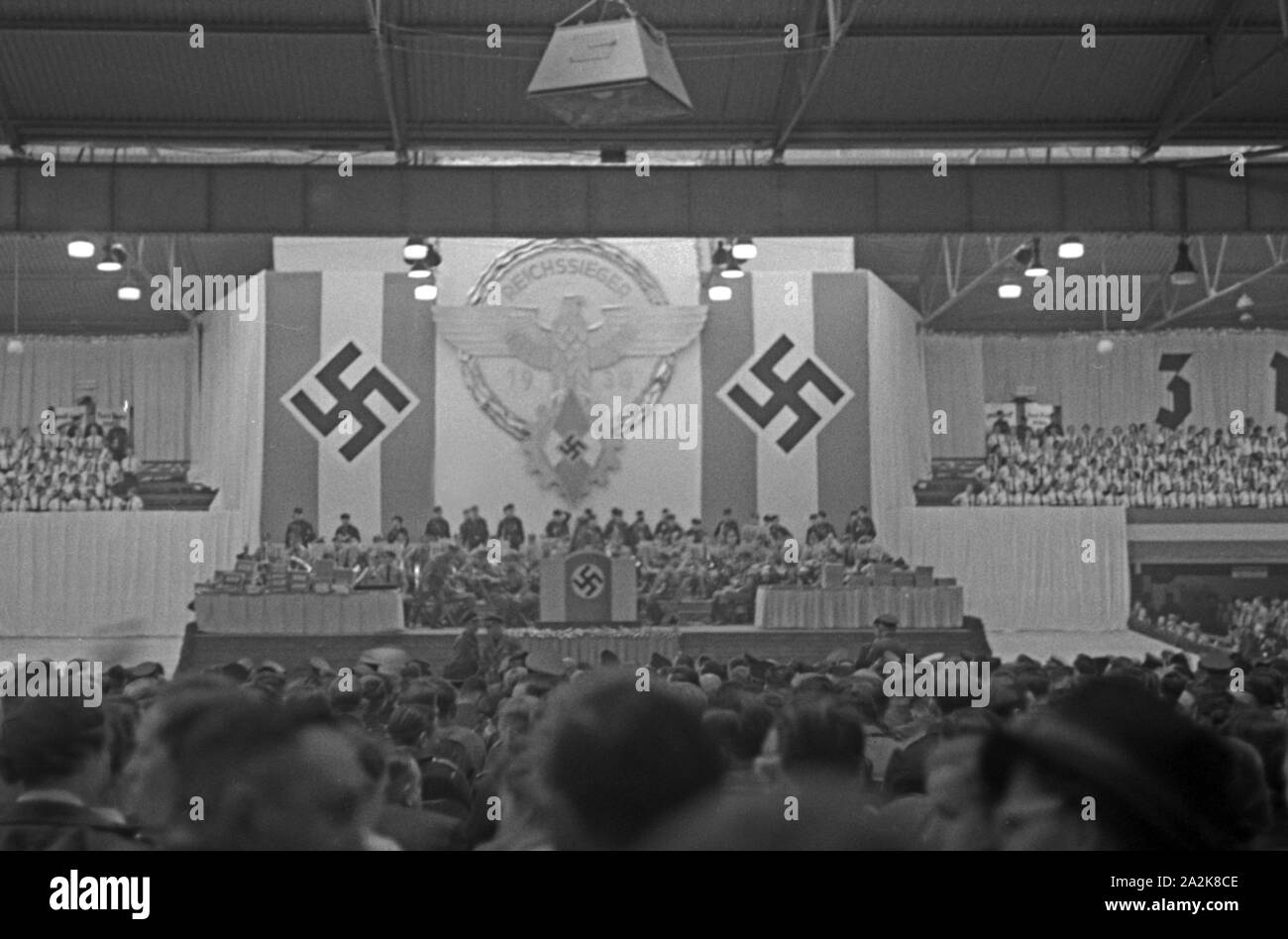 Parteiveranstaltung der NSDAP für den HJ Reichssieger 1936, Deutschland 1930er Jahre. Nazi party event for the Hitler youth Reichssieger competition 1936, Germany 1930s. Stock Photo