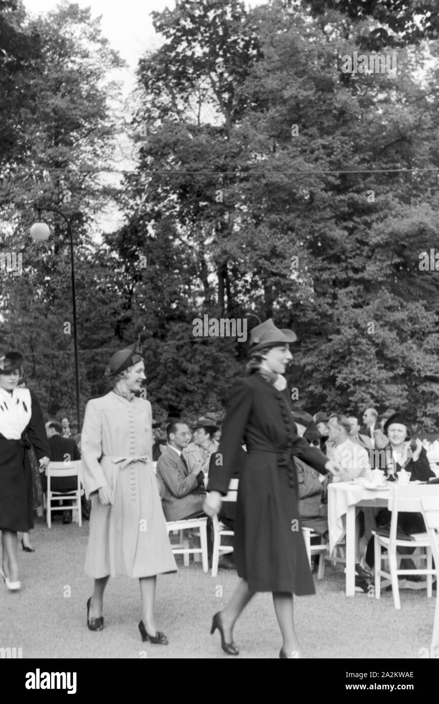 1930s Fashion People High Resolution Stock Photography and Images - Alamy