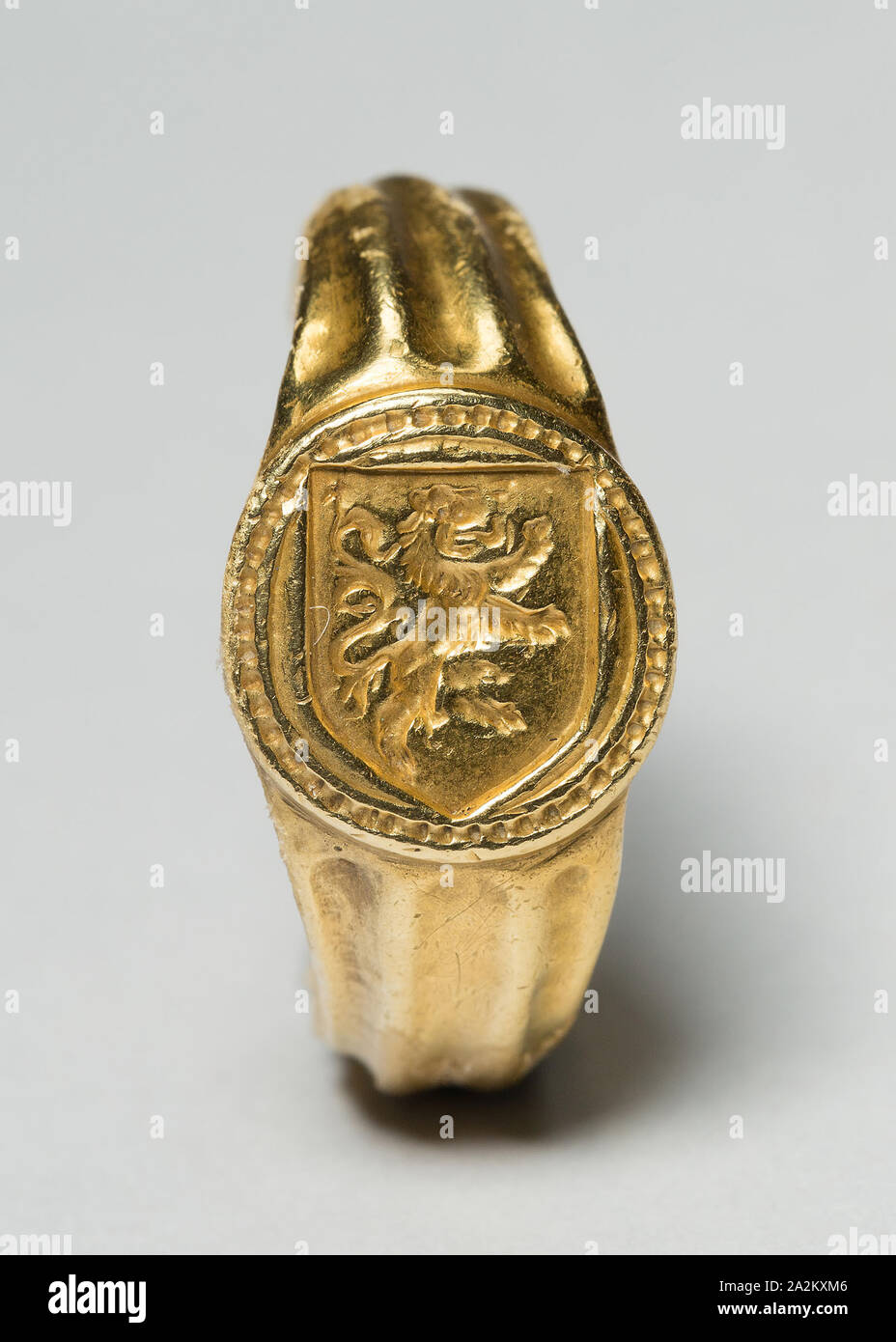 Signet Ring with a Rampant Lion, 1475/1500, Netherlandish, probably Bruges, Bruges, Gold, Circumference: 6.4 cm (2 1/2 in.), Diameter: 2 cm (3/4 in Stock Photo