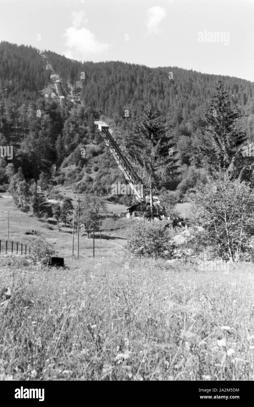 Ein Dorf entsteht am Piz Buin, Deutsches Reich 1930er Jahre. A village developing at the Piz Buin, Germany 1930s. Stock Photo