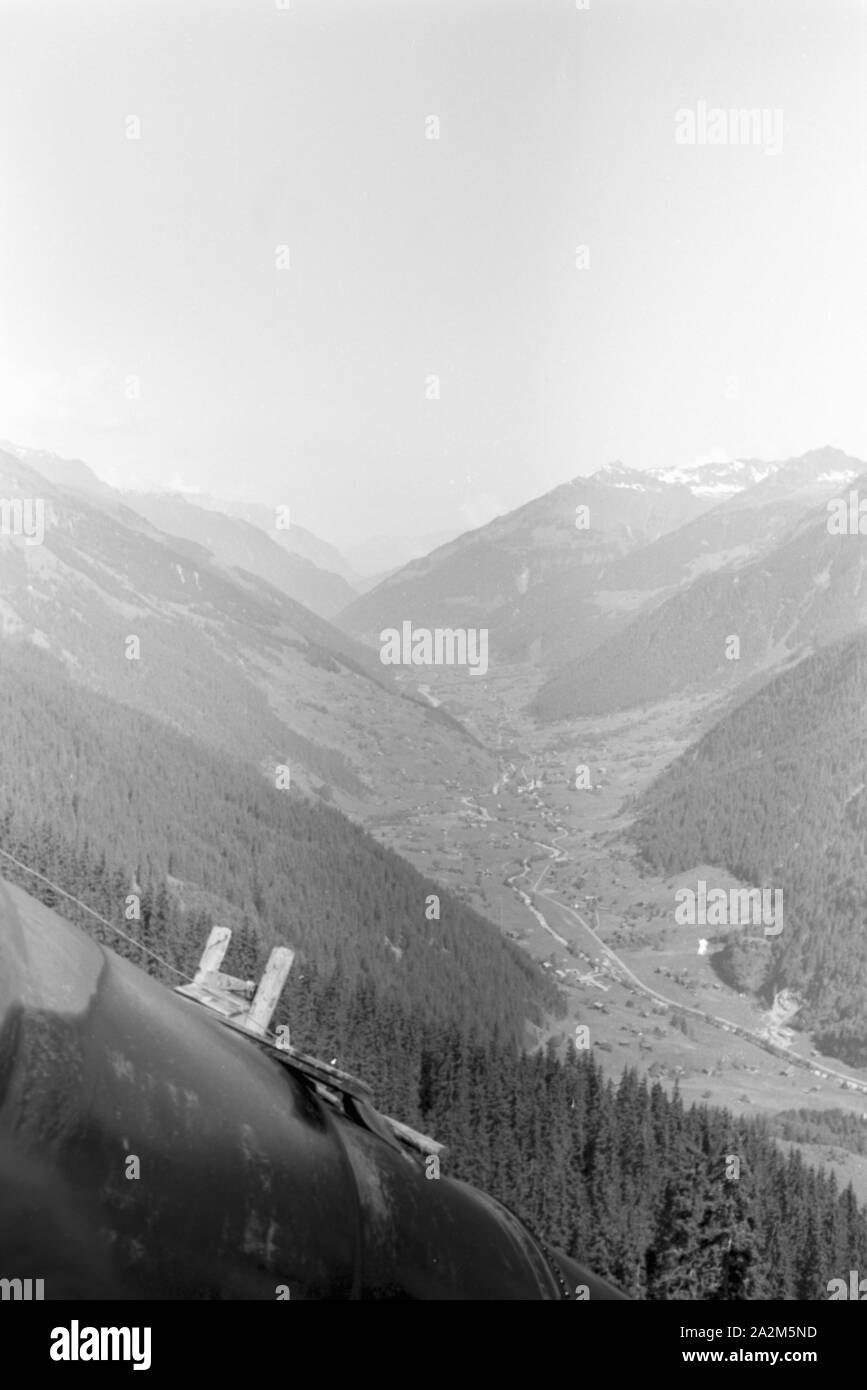 Ein Dorf entsteht am Piz Buin, Deutsches Reich 1930er Jahre. A village developing at the Piz Buin, Germany 1930s. Stock Photo