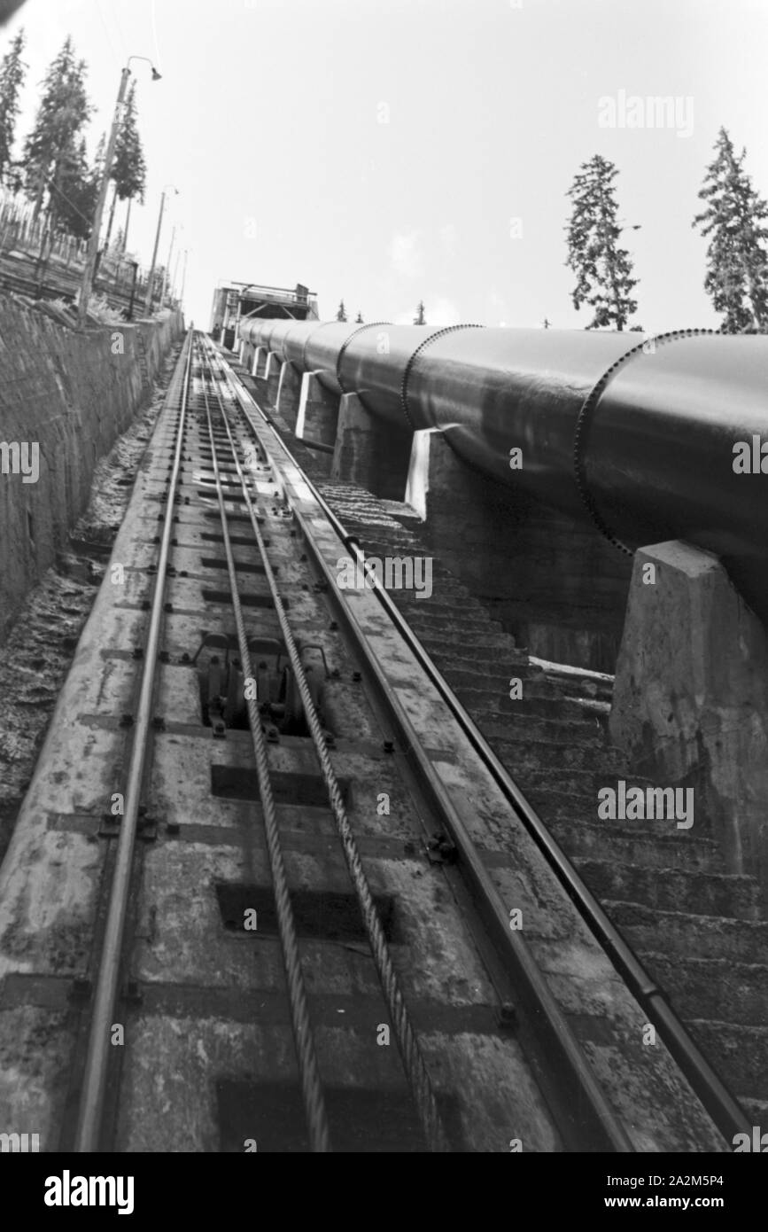 Ein Dorf entsteht am Piz Buin, Deutsches Reich 1930er Jahre. A village developing at the Piz Buin, Germany 1930s. Stock Photo