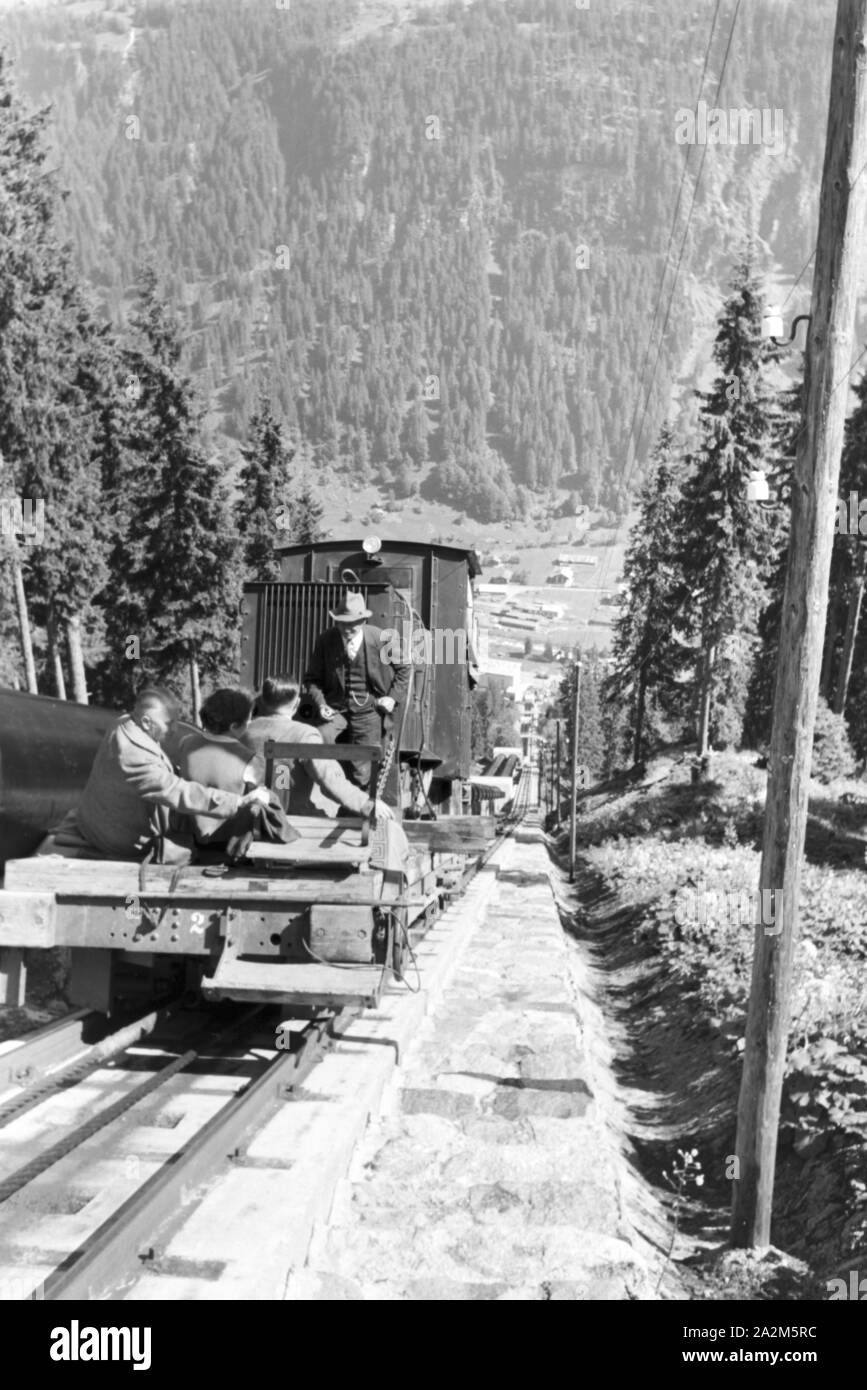 Ein Dorf entsteht am Piz Buin, Deutsches Reich 1930er Jahre. A village developing at the Piz Buin, Germany 1930s. Stock Photo