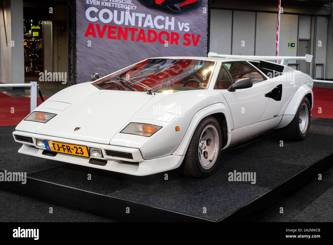 Lamborghini countach white hi-res stock photography and images - Alamy