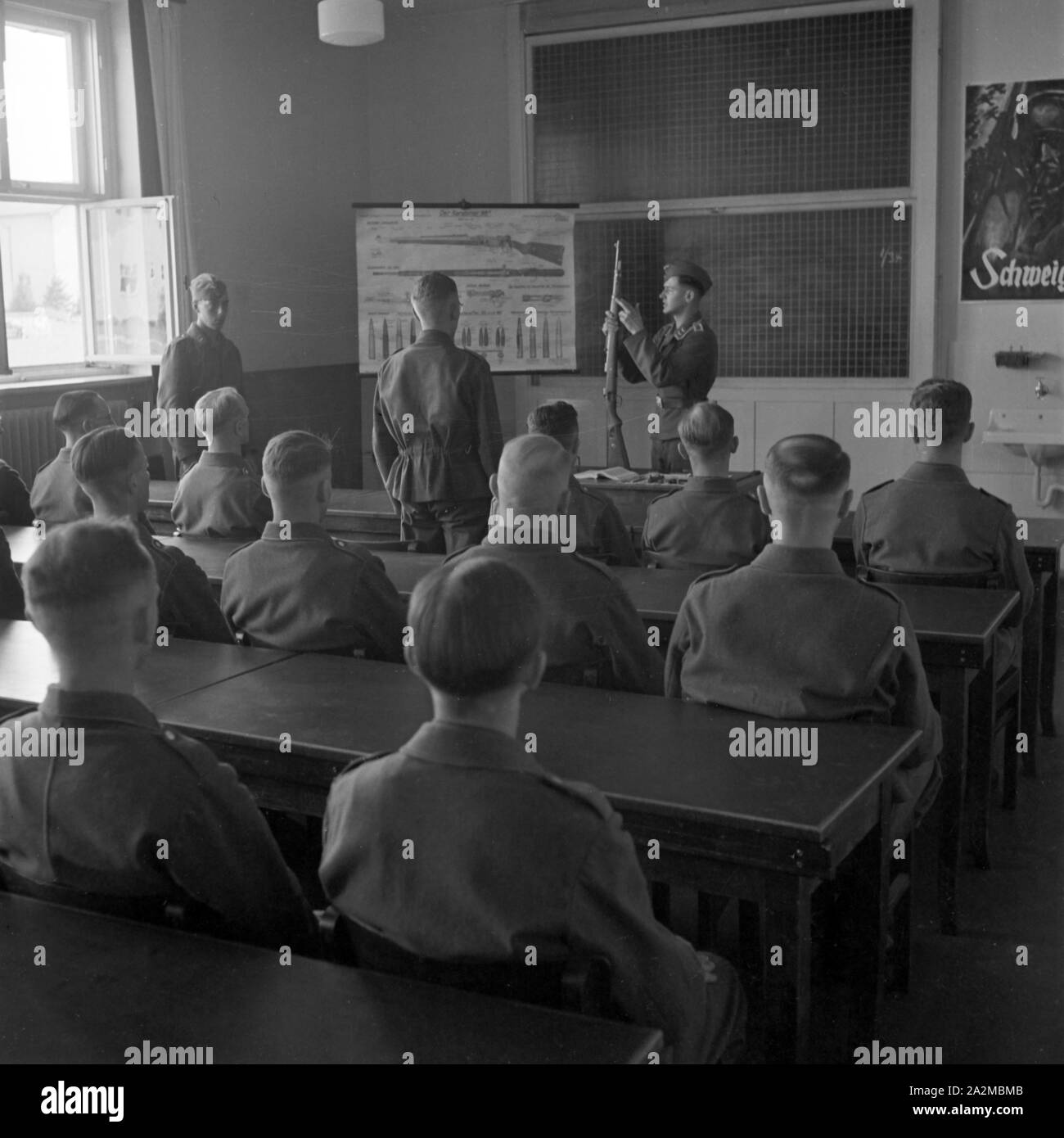 1940s military classroom hi-res stock photography and images - Alamy