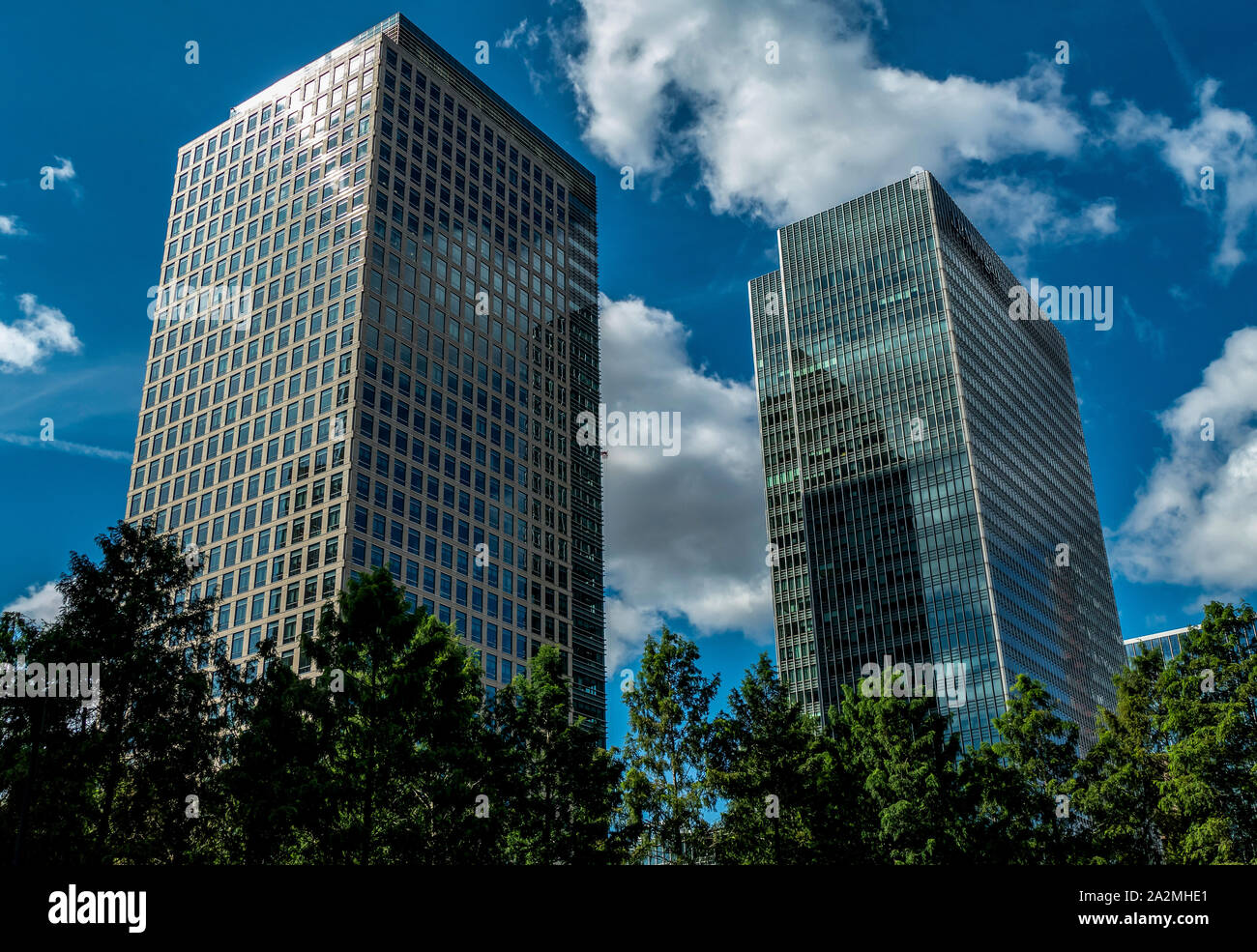 City buildings business skyline hi-res stock photography and images - Alamy