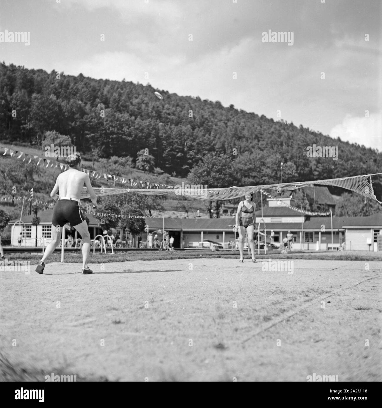 Auf dem Sportplatz, Deutschland 1930er Jahre. On the sporting ground, Germany 1930s. Stock Photo
