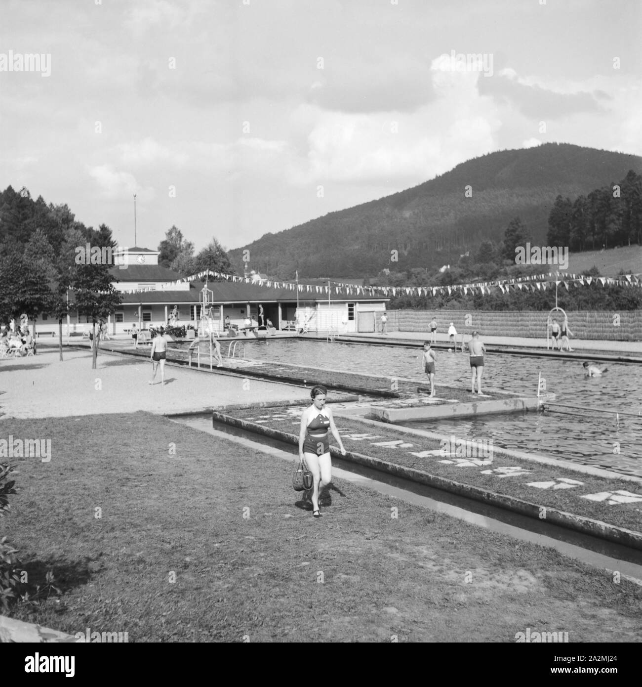 Public outdoor pool Black and White Stock Photos & Images Alamy