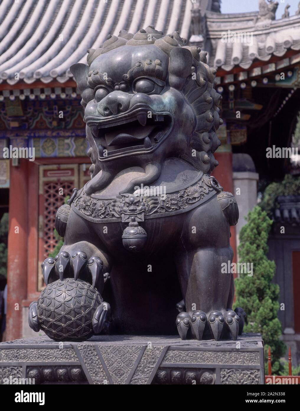 Palacio de escultura de bronce hi-res stock photography and images - Alamy