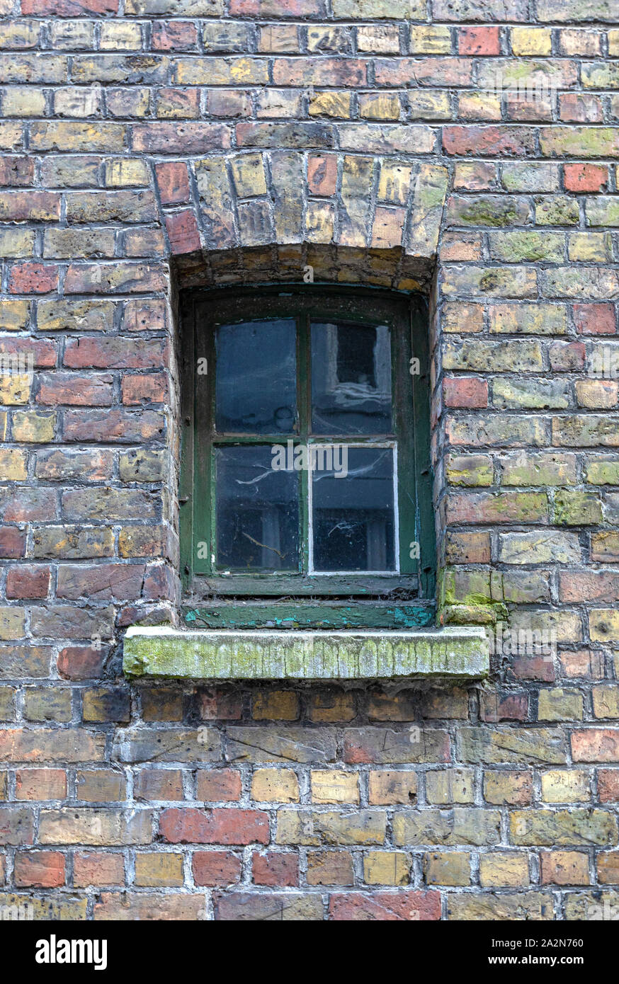 Old wooden window on the red brick wall background Stock Photo - Alamy