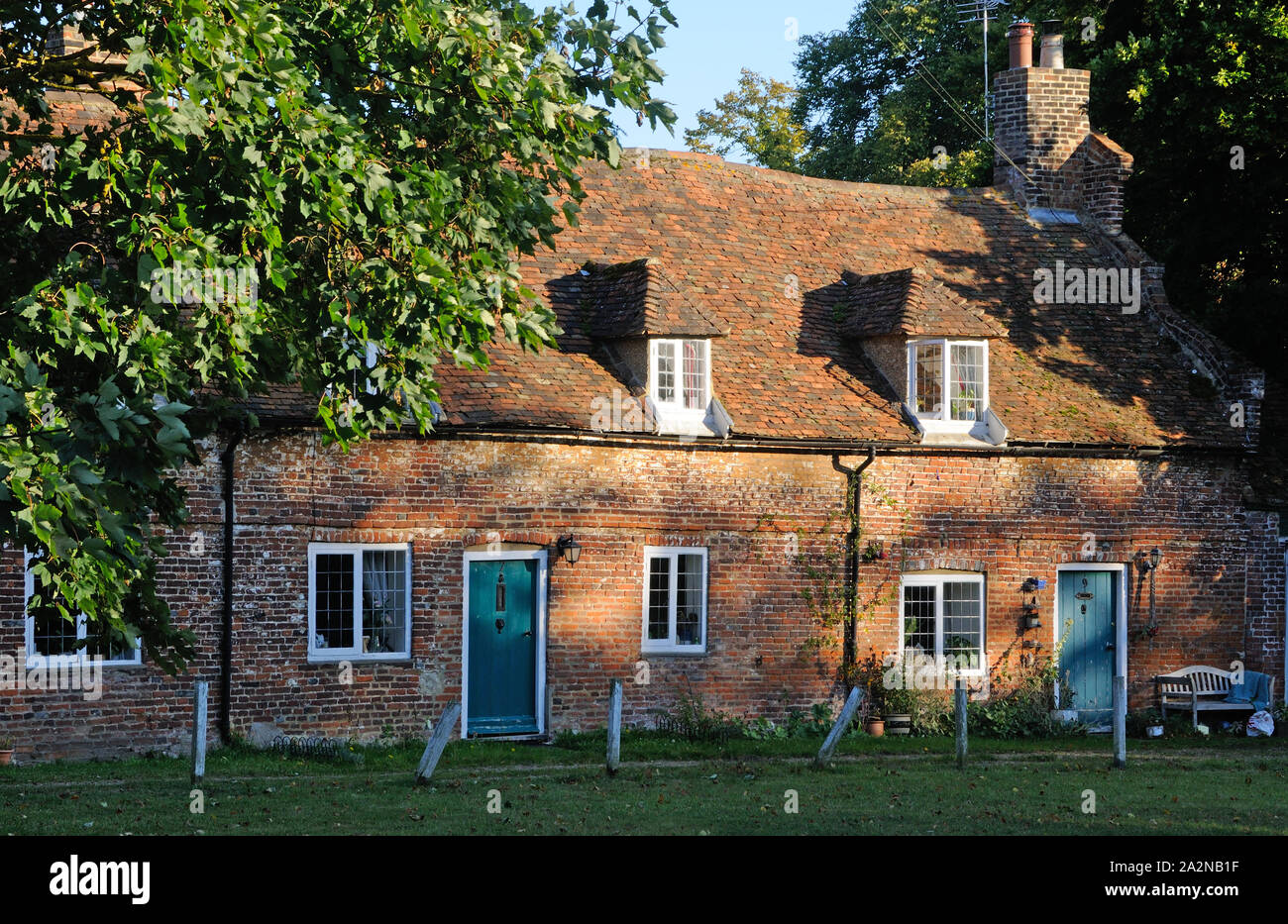 Part of a row of Grade II listed cottages (c.1700) in Littlebourne, Kent, England Stock Photo
