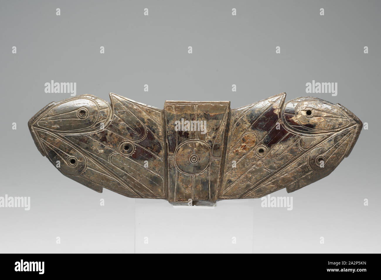 Eskimo Native American Okvik Native American Winged Object Ca 300 Walrus Ivory Patina Overall 7 3 8 Inches 18 7 Cm Stock Photo Alamy Eskimo Native American Okvik Native American Winged Object Ca 300 Walrus Ivory Patina Overall 7 3 8 Inches 18 7 Cm Stock Photo Alamy