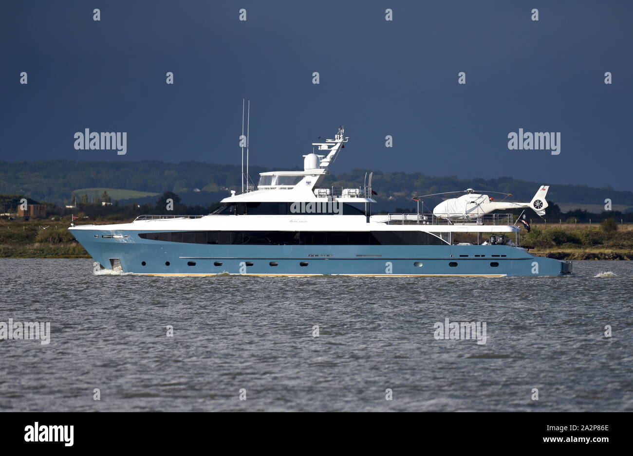 The Flying Manta has a retractable aft sundeck that allows the super