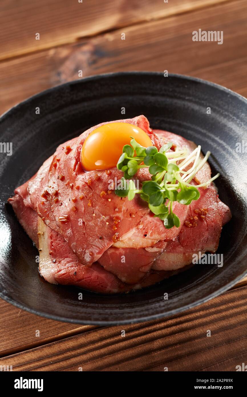 Roast beef rice bowl Stock Photo Alamy