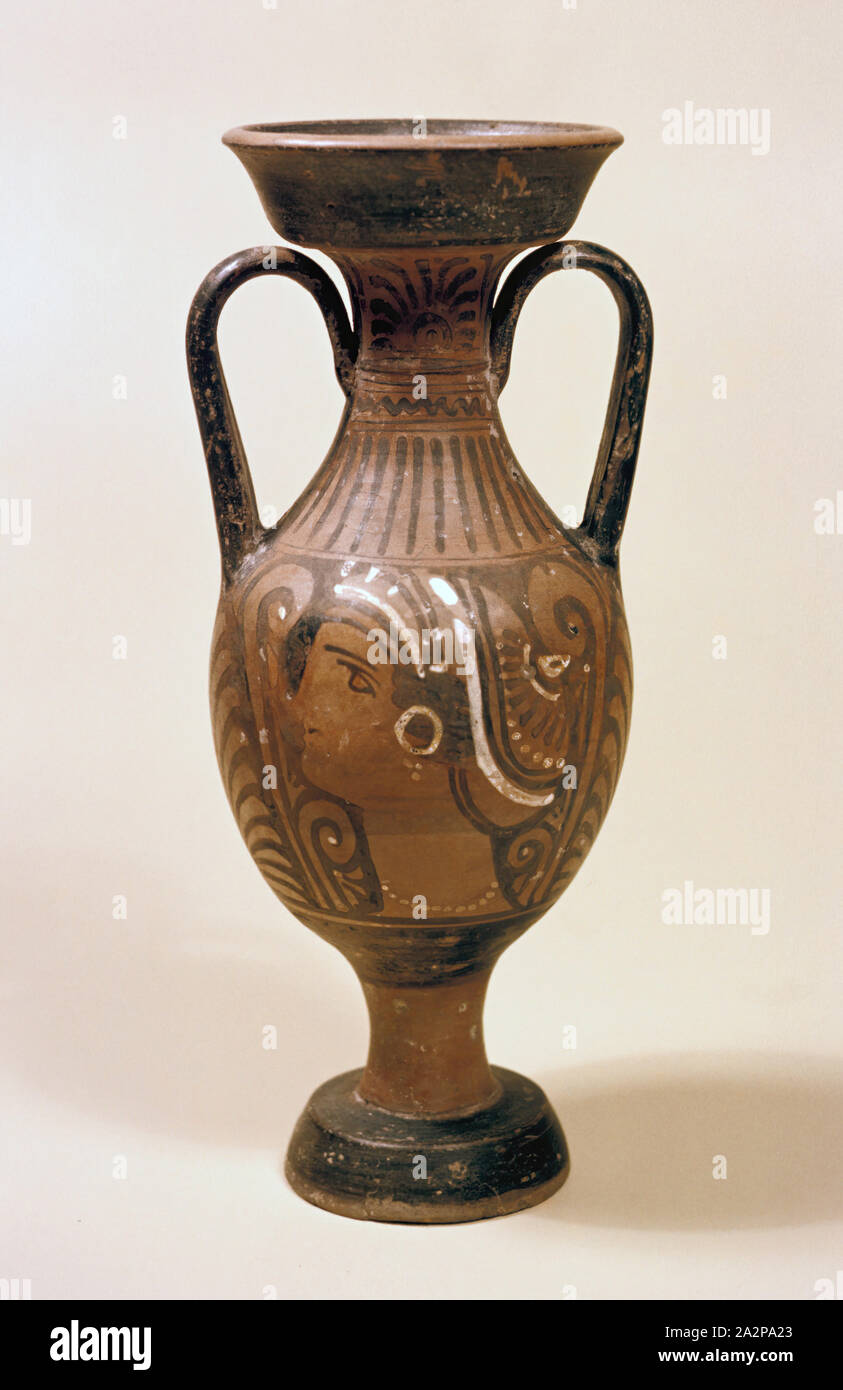 Red Figure Ware 12 x 8 1 4 hi-res stock photography and images - Alamy