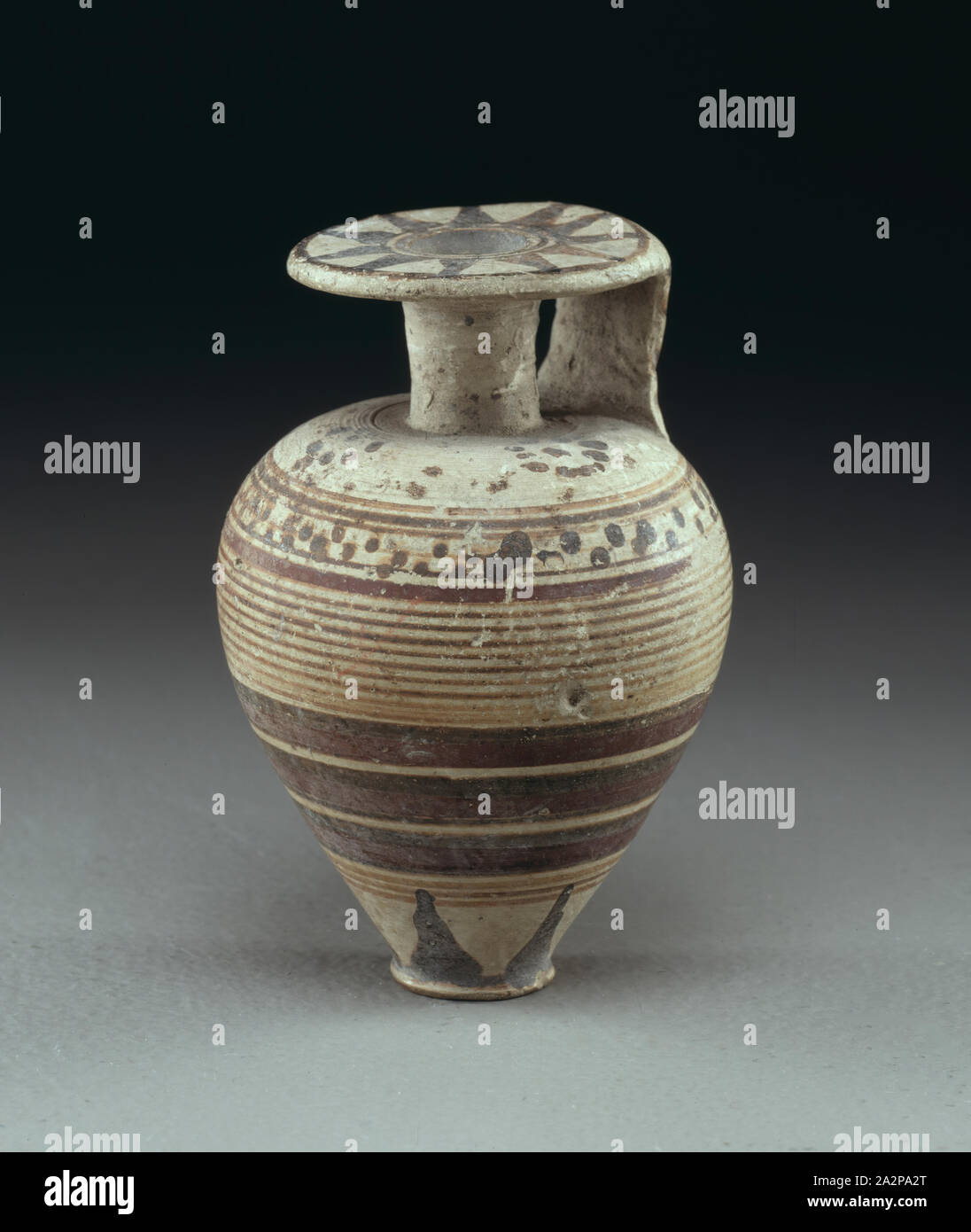 Greek, Aryballos, c. 660 BC, clay, Height: 6.3 cm; Diam. of body: 4.2 cm  Stock Photo - Alamy