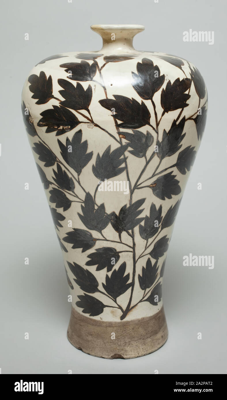 Chinese vase hi-res stock photography and images - Alamy