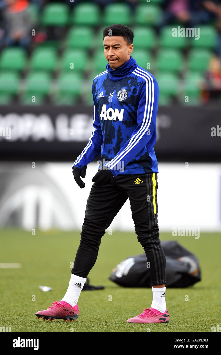 Manchester United's Jesse Lingard warms up before the UEFA Europa League  Group L match at the Cars Jeans Stadion, The Hague Stock Photo - Alamy