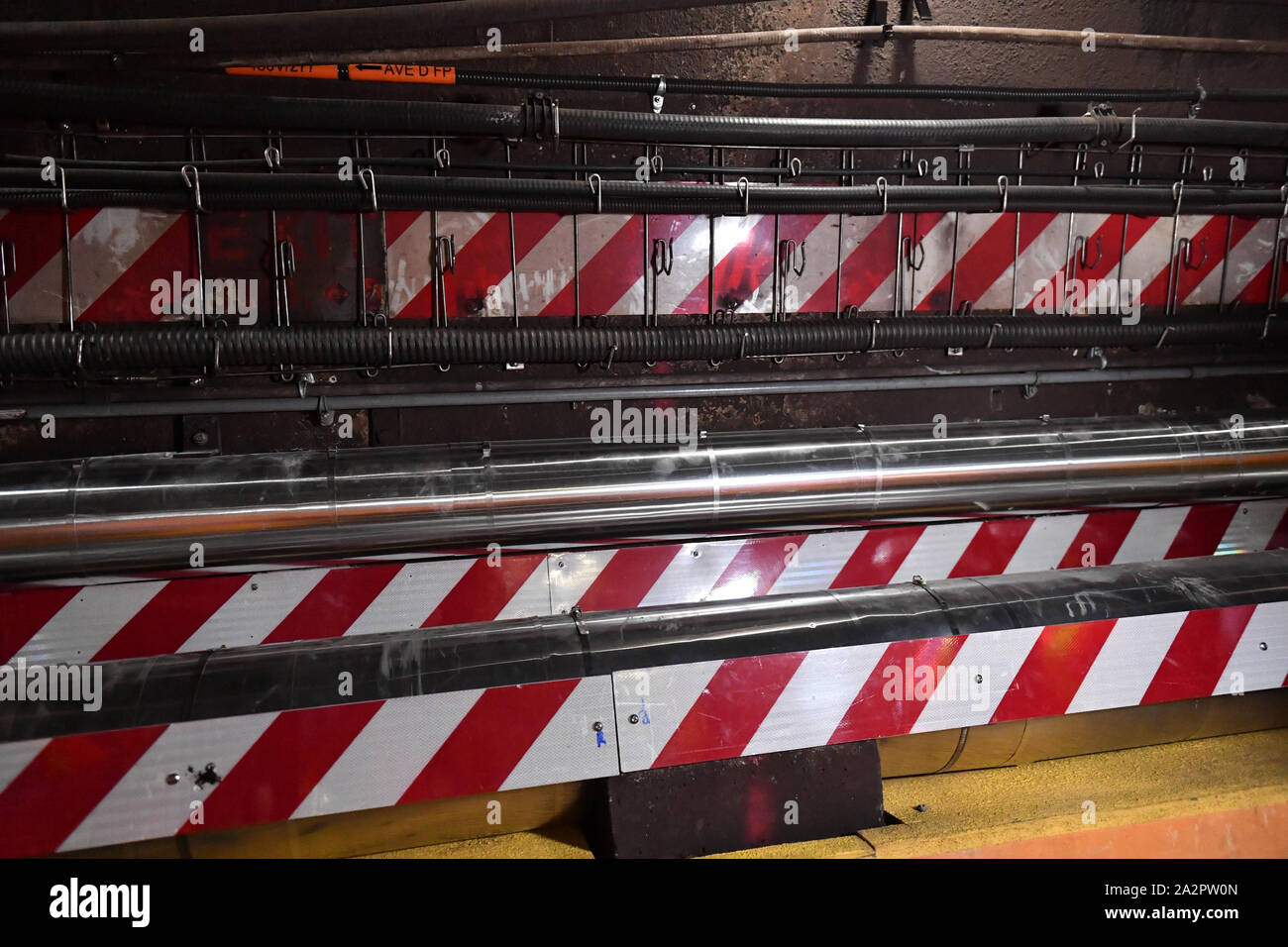 Governor Andrew Cuomo visit to the L Project tunnel rehabilitation, New York, USA - 29 Sep 2019 - New cable racking system and new fire-resistant cabl Stock Photo