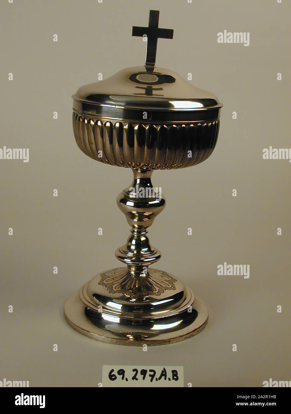 Laurent Amiot, Canadian, 1764-1839, Ciborium, between 1800 and 1810, silver, Overall: 10 × 5 inches (25.4 × 12.7 cm Stock Photo