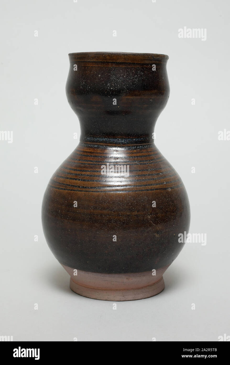 Black Glazed Stoneware Urn From Hebei - 19th Century Black Glazed Stoneware Urn From Hebei - 19th Century