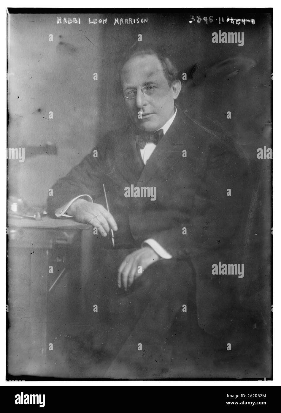 Leon Black Rabbi Rabbi Leon Harrison Stock Photo - Alamy