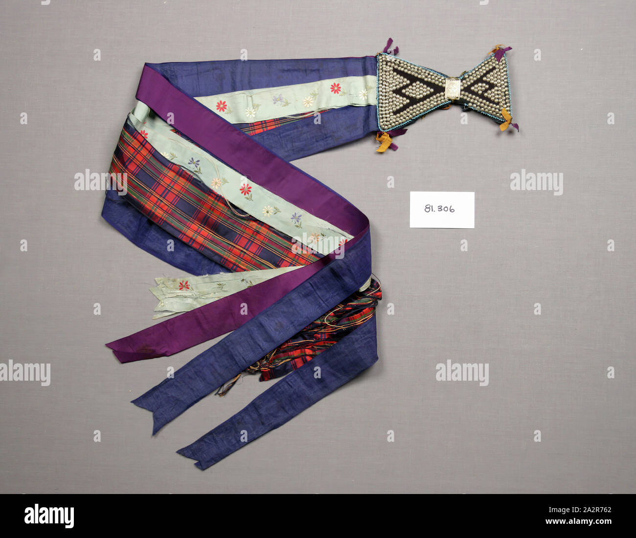 Beads hair do hi-res stock photography and images - Alamy