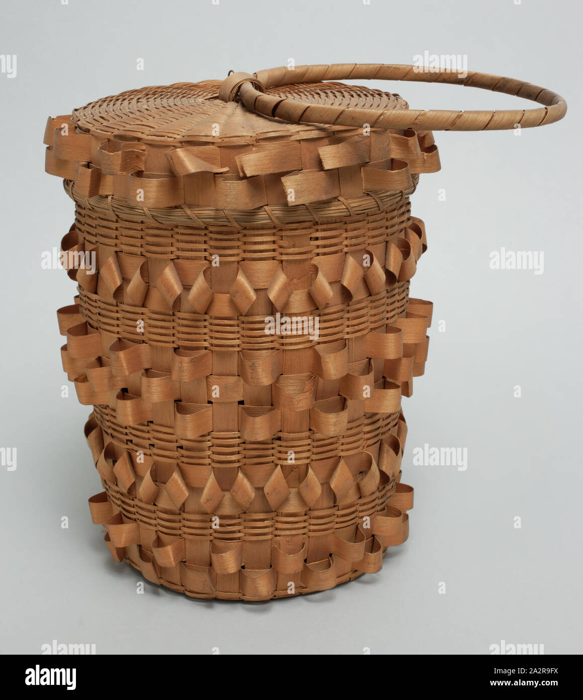 Native american basket lid hires stock photography and images Alamy