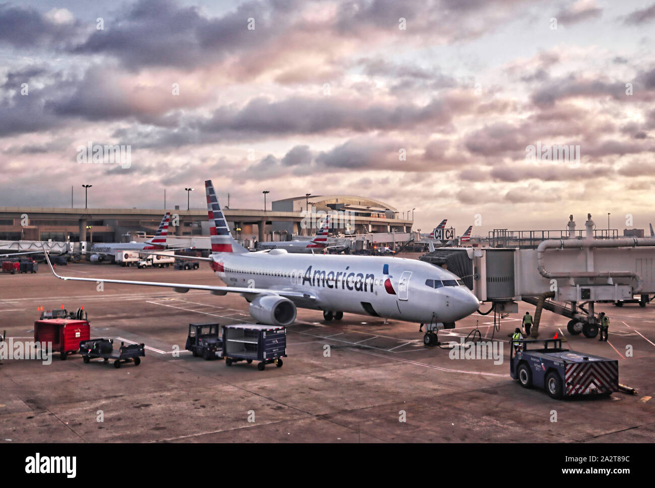 Dallas fort worth airport hi-res stock photography and images - Alamy