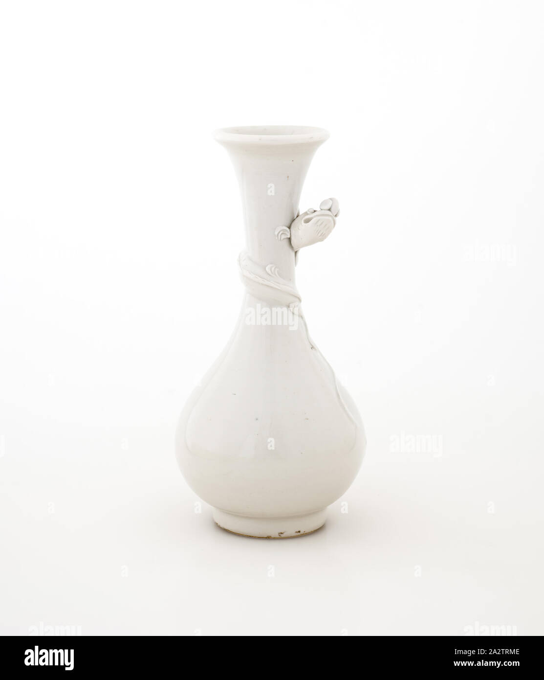 Qing dynasty porcelain hi-res stock photography and images - Alamy