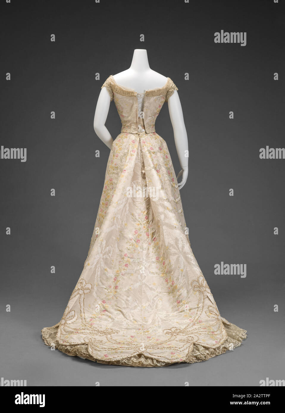 1900 ball gown